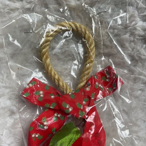 New Vintage pair of faux fruits with rope hanging wall gold tone bells &red bow - Picture 10 of 10